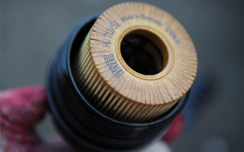 What Does an Oil Filter Do & How Does an Oil Filter Work?