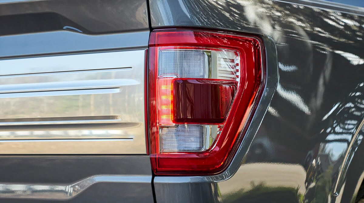 2022 FORD F150 Taillight