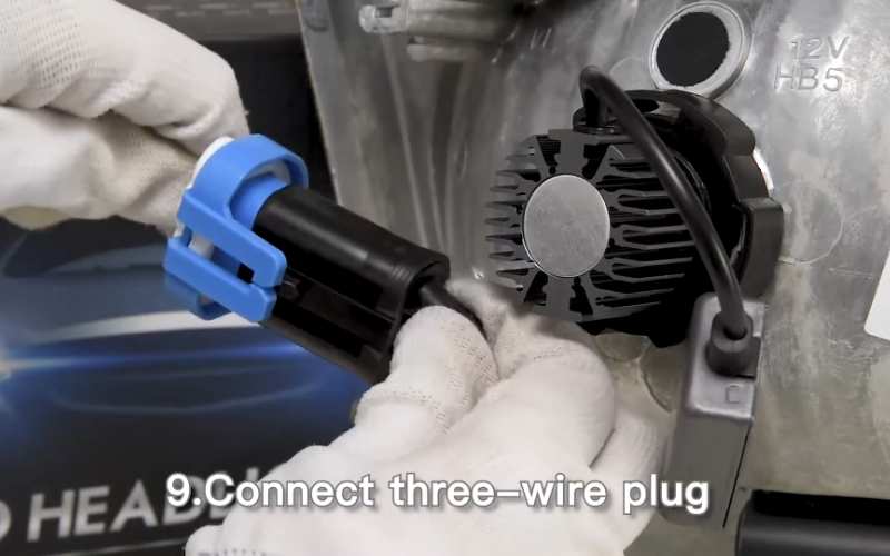 connect the plug of the led bulb