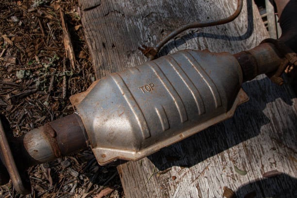 6 Bad Catalytic Converter Symptoms & Signs