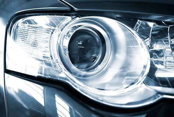 How Long Do HID Bulbs Last? HID Headlight Bulb Lifespan Explained