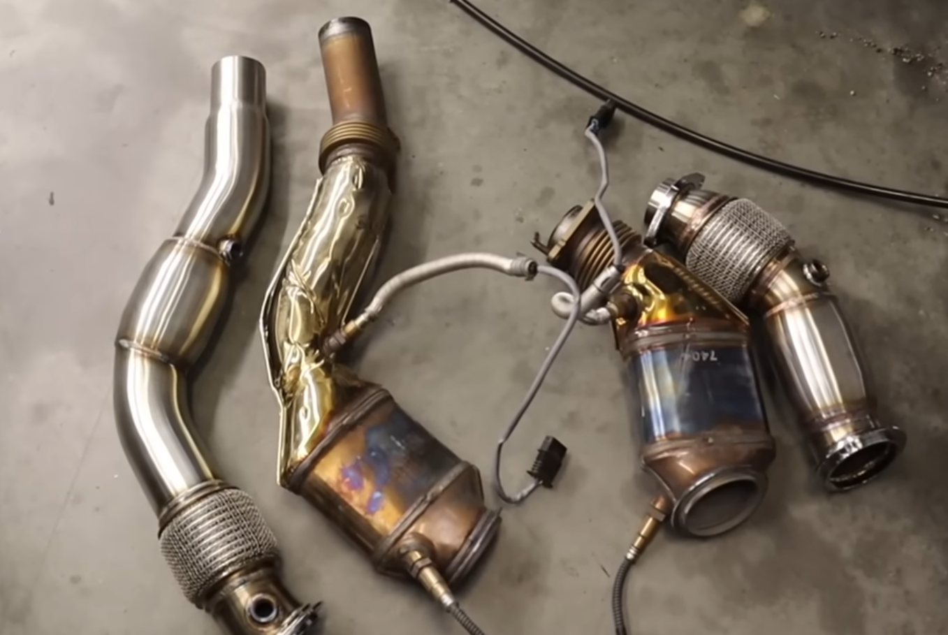 BMW F80 M3 catless downpipe vs OEM catted downpipe