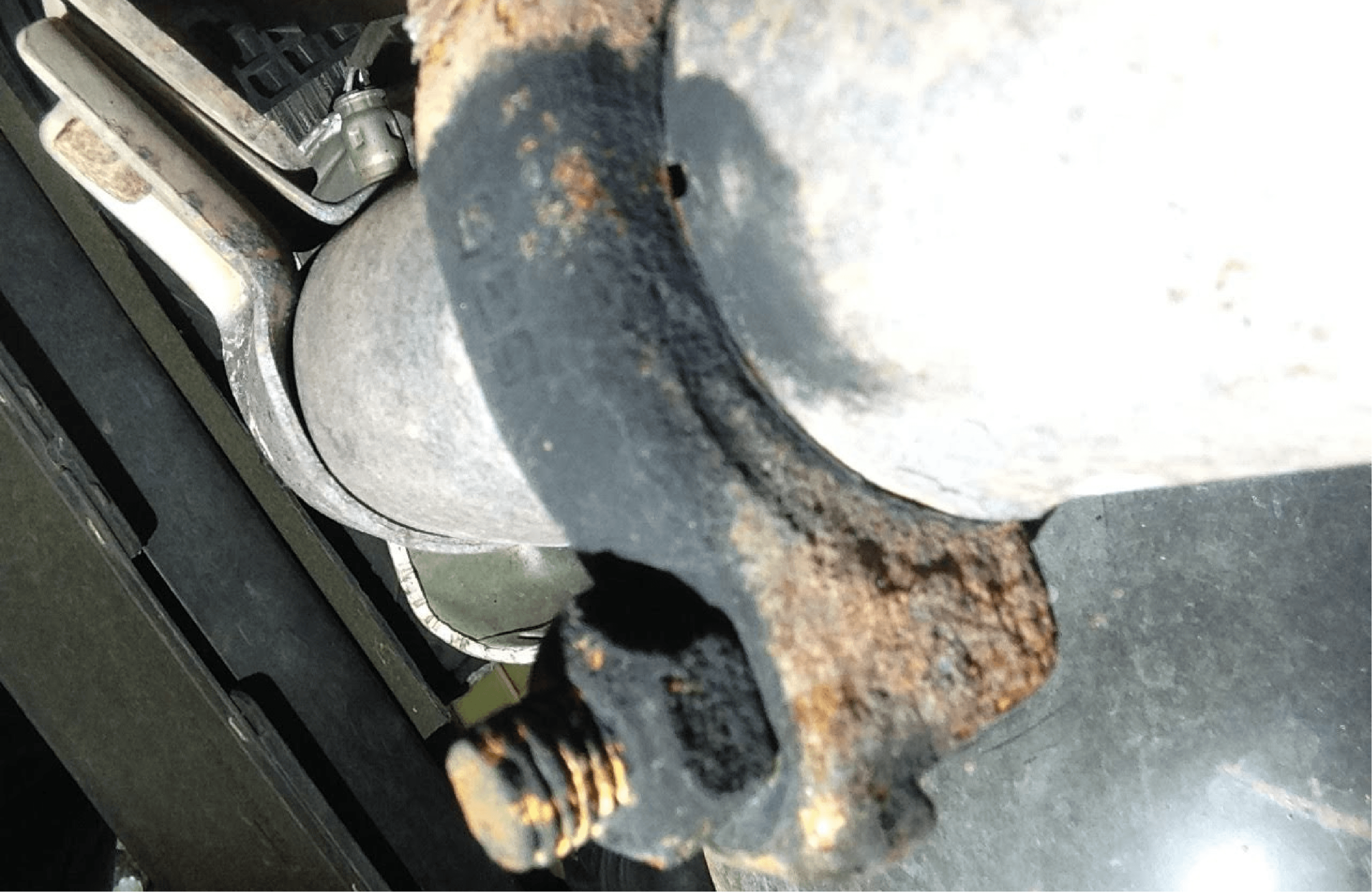 black soot marks around exhaust manifold leak