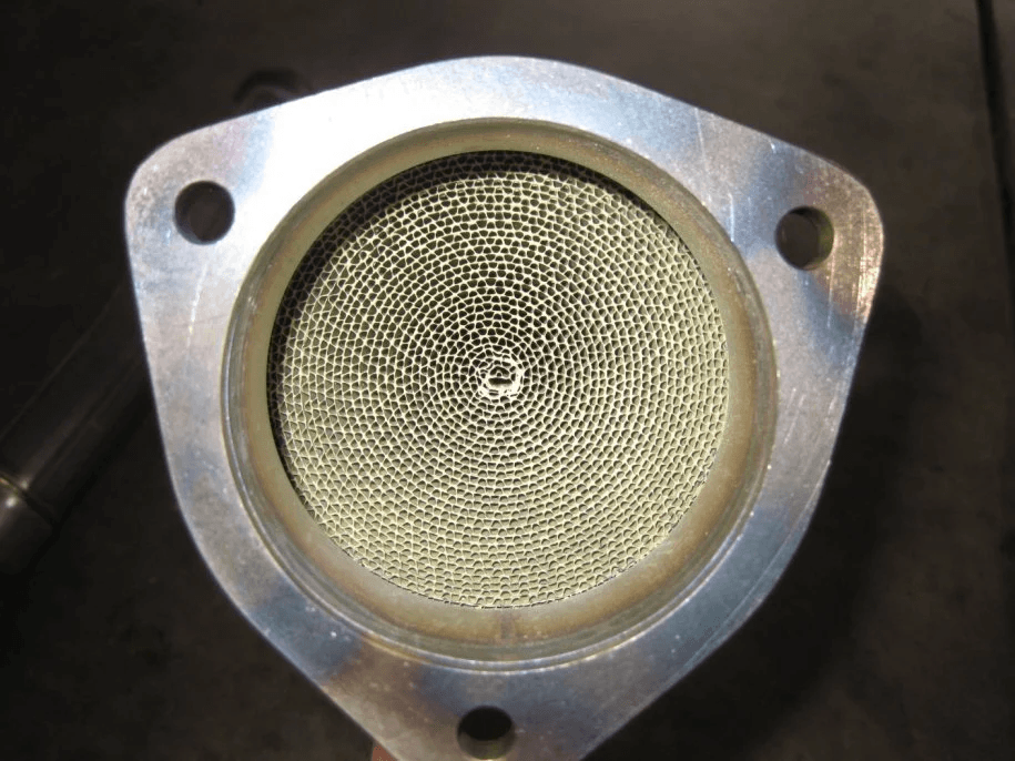 the catalytic converter has a honeycomb internal structure